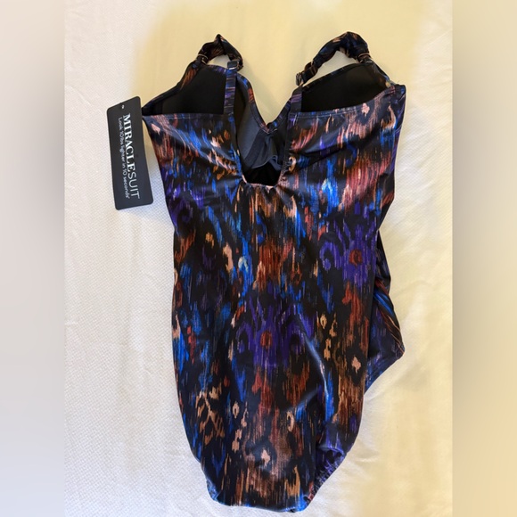 MiracleSuit One piece Swimsuit. New. - Picture 4 of 6
